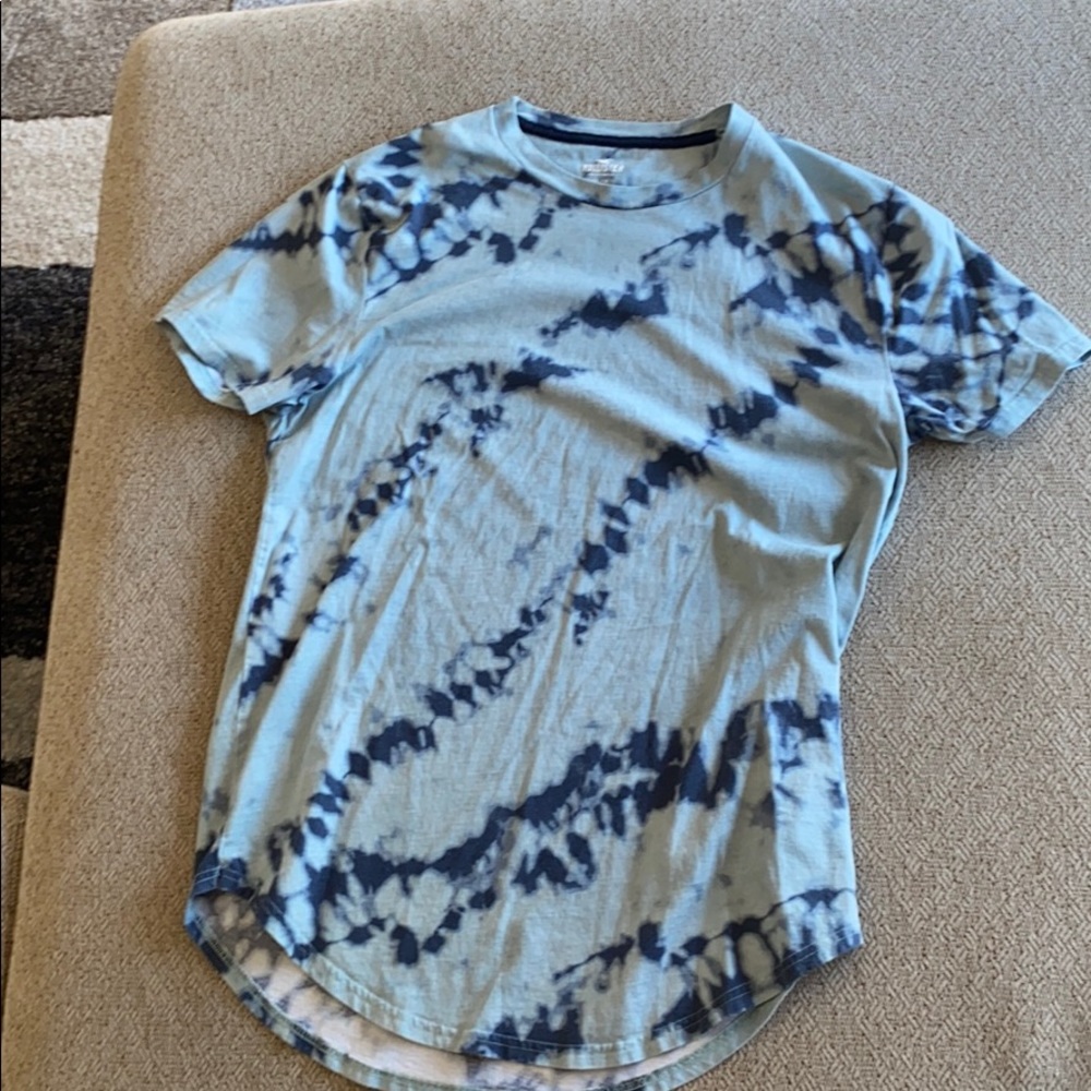 Hollister tshirt
